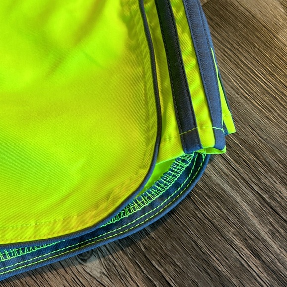 BCG GREEN SHORTS FOR WOMAN SIZE LARGE - Picture 5 of 6